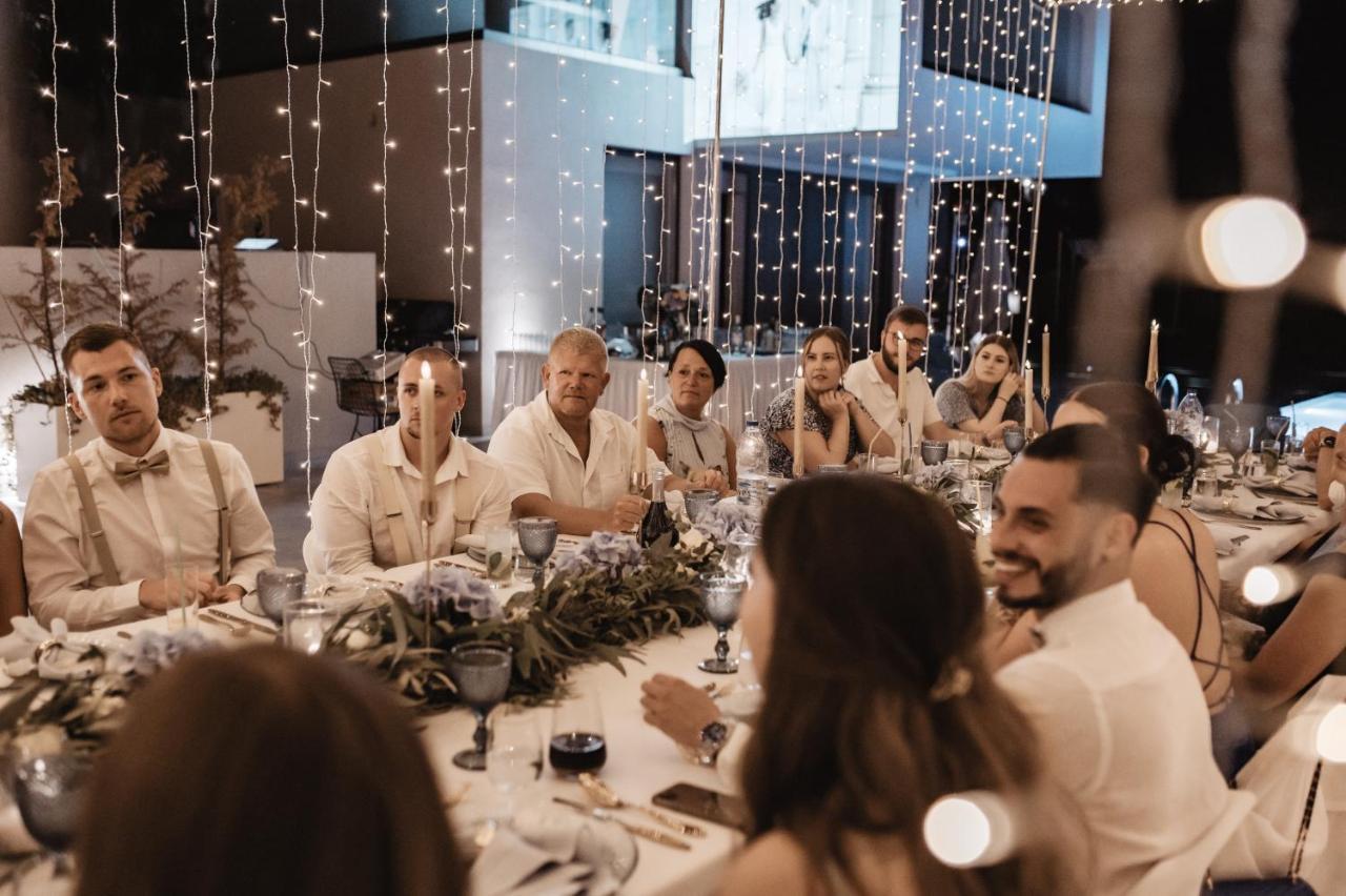 Oikos Boutique Residences Plateies Bagian luar foto